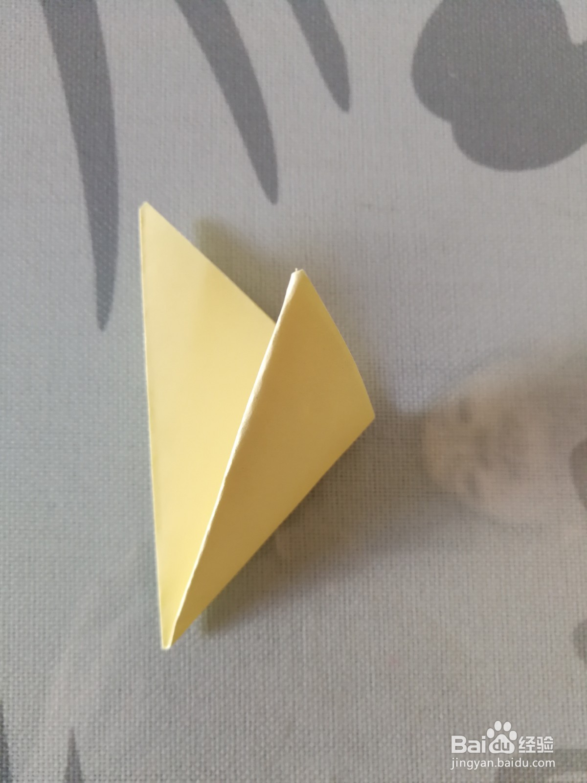 漂亮的彩纸拉花