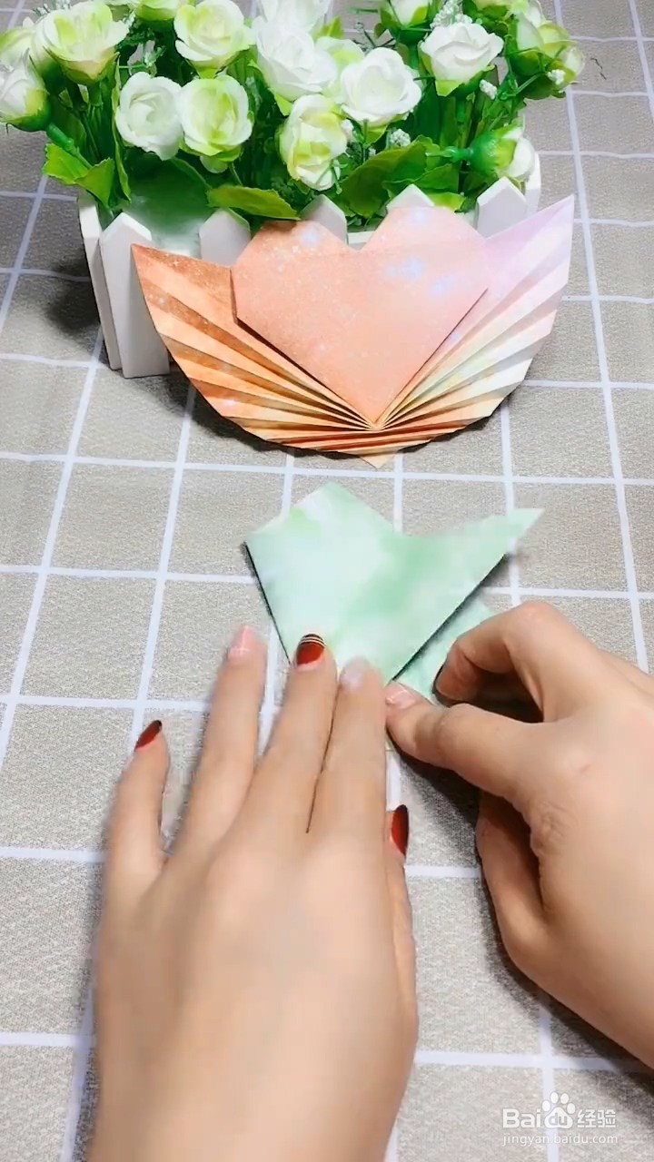 如何用折纸制作天使的翅膀