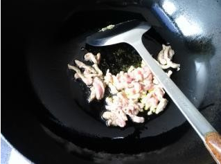 家常菜双椒炒肉的做法