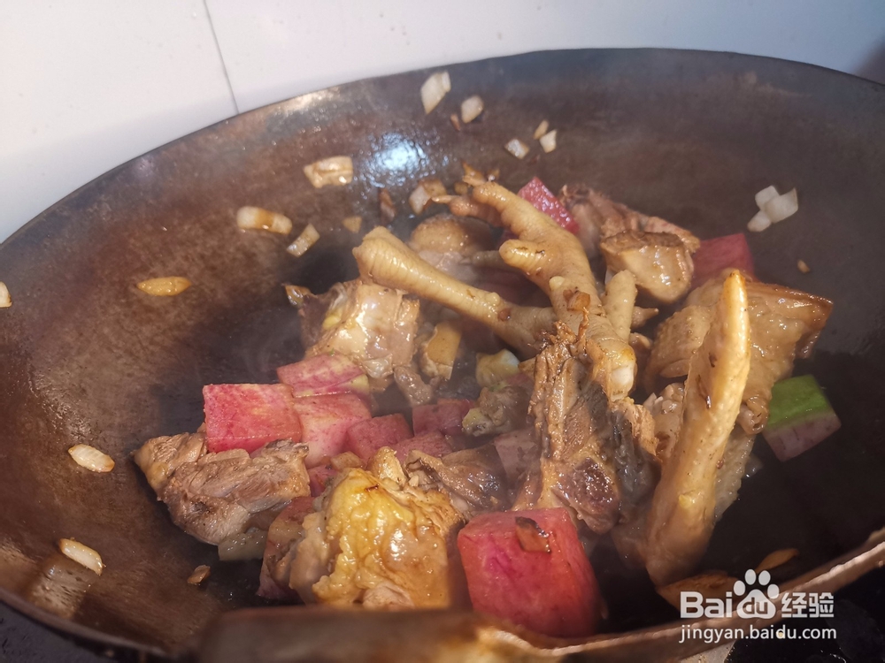 萝卜丁炖鸡肉