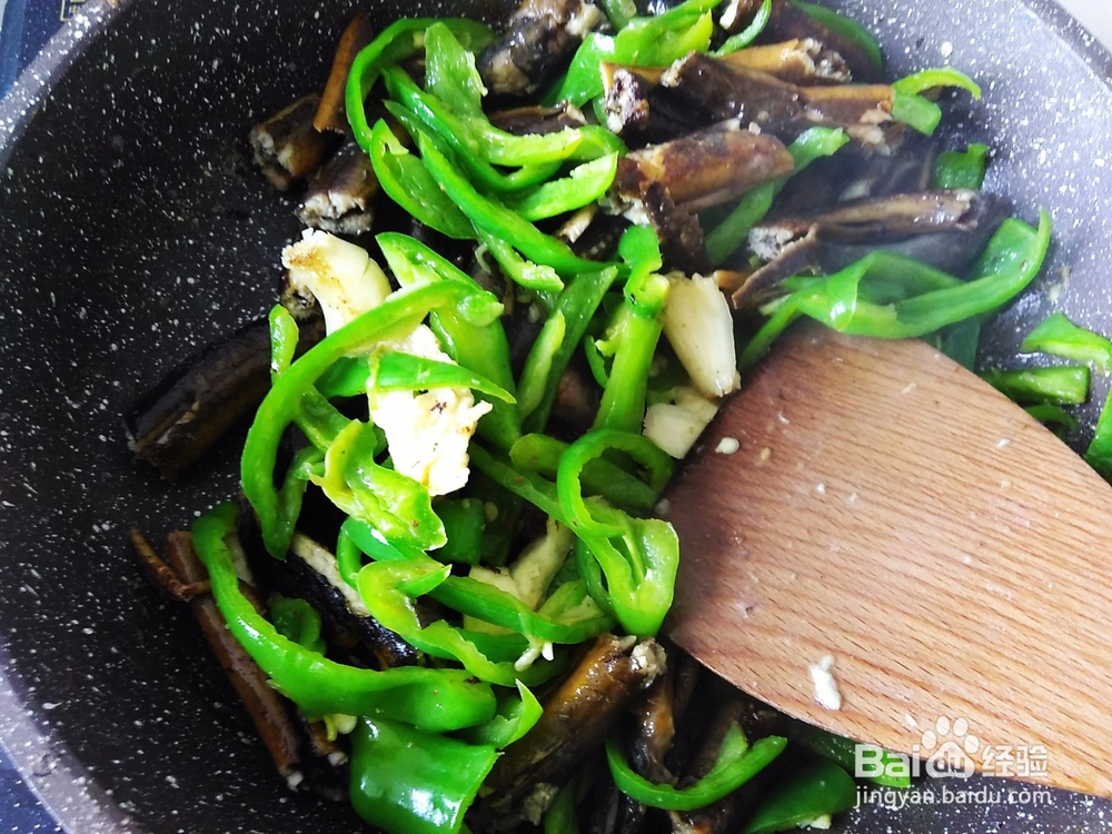 尖椒丝爆黄鳝的做法