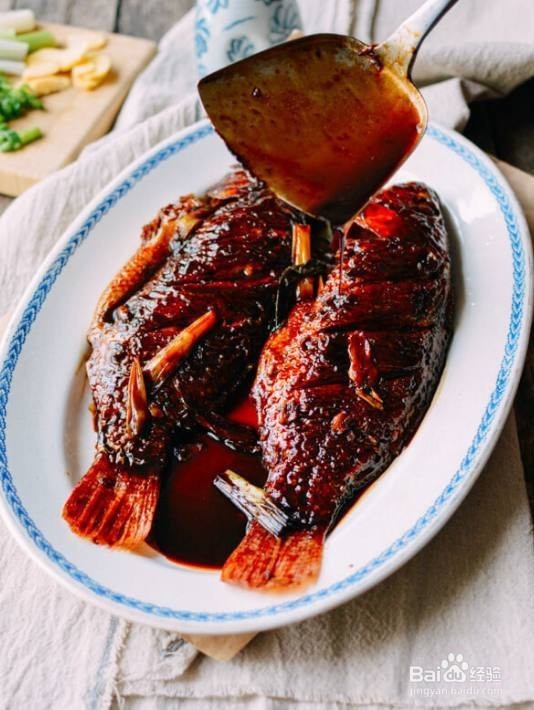 红烧鱼是如何进行制作的