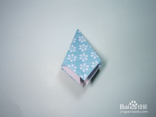 简单的手工折纸：圣诞树的折法步骤图解