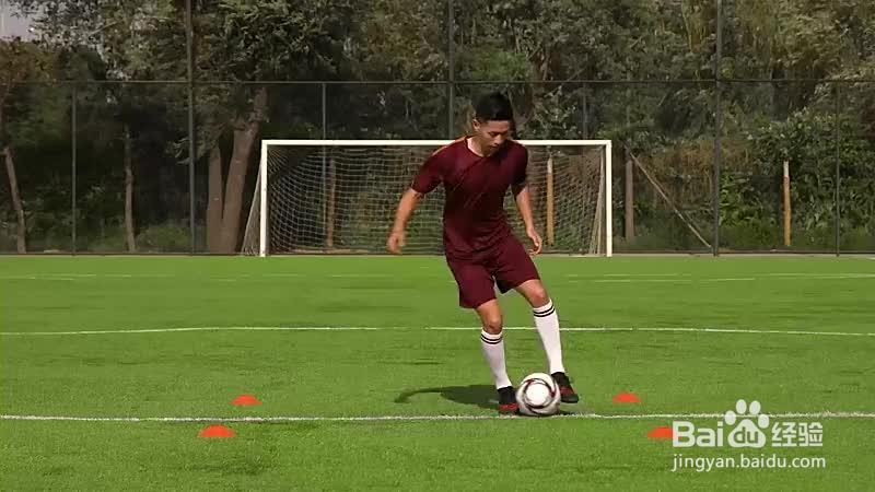 左脚内外侧触球_足球·控球技术强化