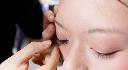 怎样画夜上海复古红唇妆