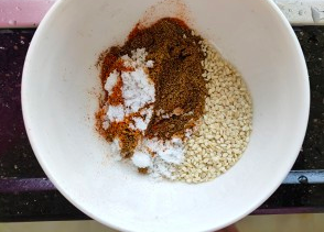 家庭版蒜香孜然土豆的做法