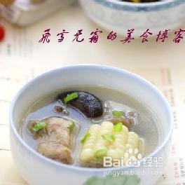 排骨玉米汤 .