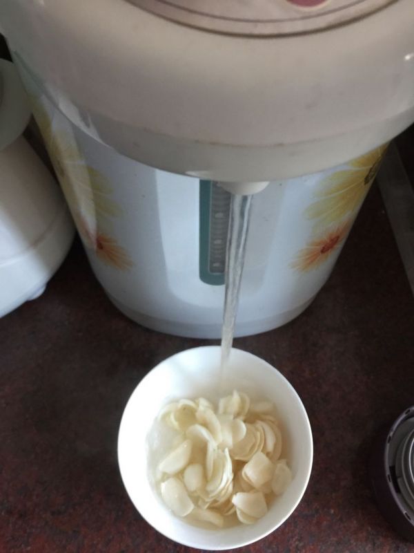 桃胶枸杞水果茶