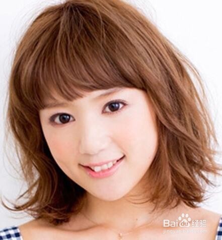 夏季这样盘发 简单清爽又减龄