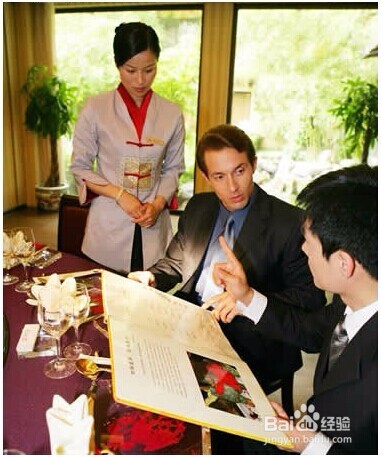 作为一名餐厅服务员遇到自己不喜欢的客户怎么办