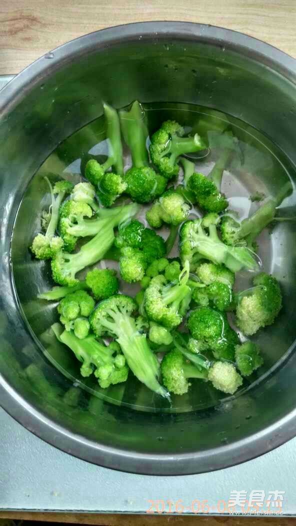 小米肉丸配西兰花