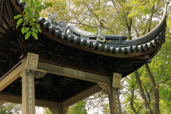 描写苏州园林春天的诗句