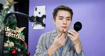 李佳琦是怎么火起来的