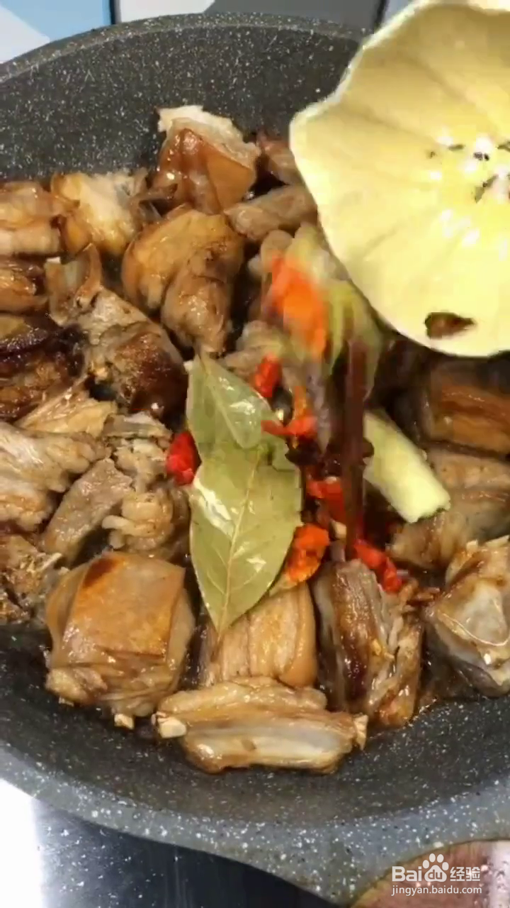如何制作好吃的砂锅炖羊肉？