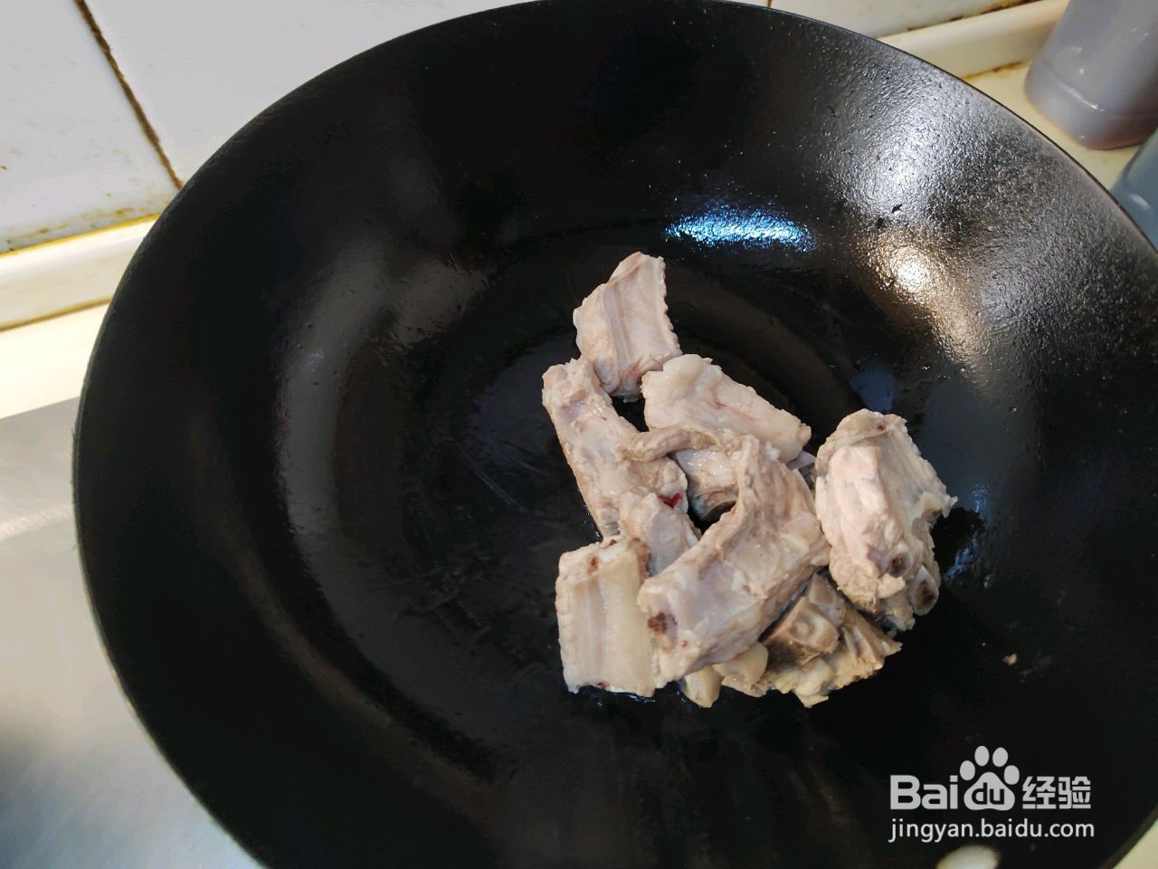 山药萝卜玉米排骨汤的做法