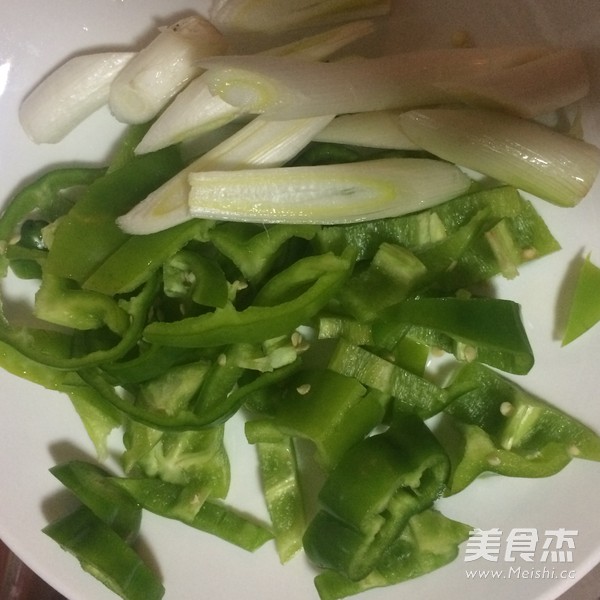 青椒炒猪肝的做法