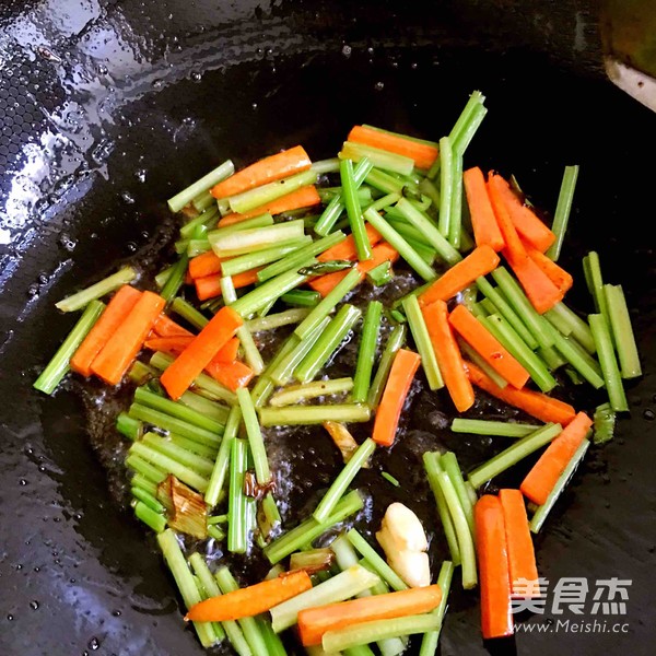 香辣基围虾的做法