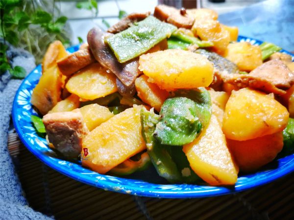 土豆鸡块炖豆角