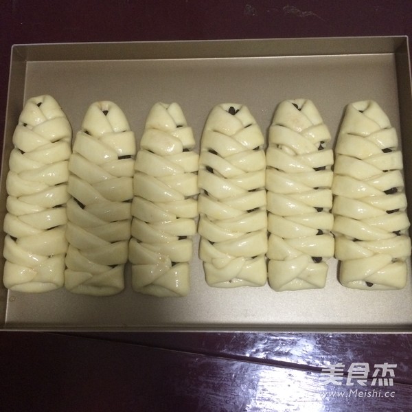 蜜豆餐包的做法