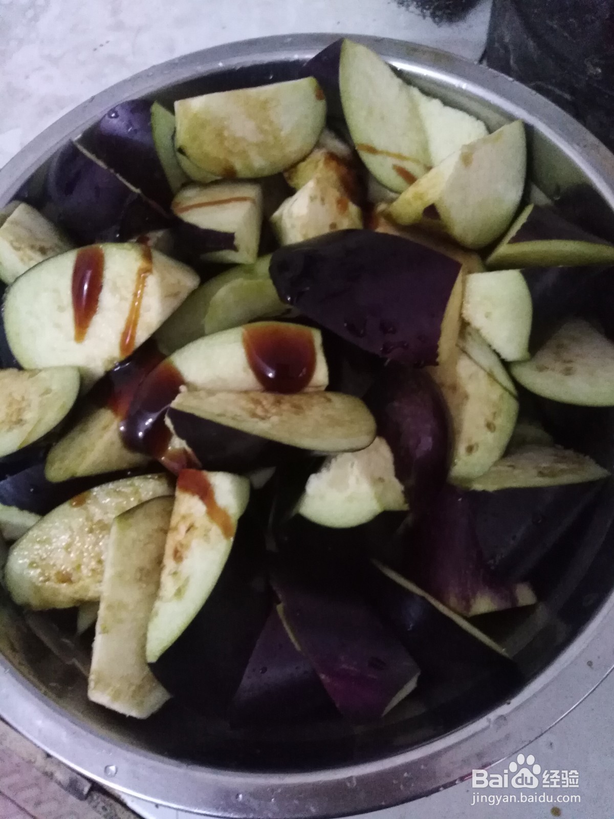 如何做蒜香猪肉茄子锅？