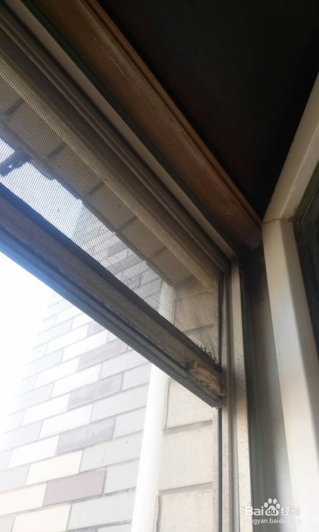 下拉式纱窗坏了怎样更换