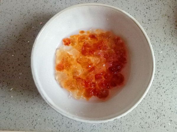 蔓越莓雪梨桃胶雪燕羹