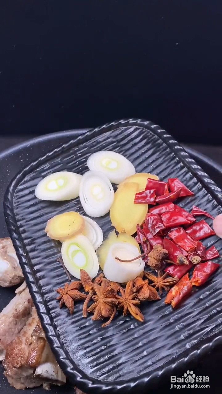 如何自制美味好吃的炖排骨