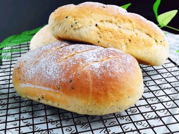 黑芝麻奶香面包