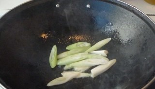 酱爆肉丝的家常做法