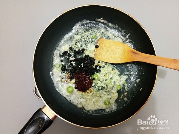 香辣金钱蛋的家庭制作方法