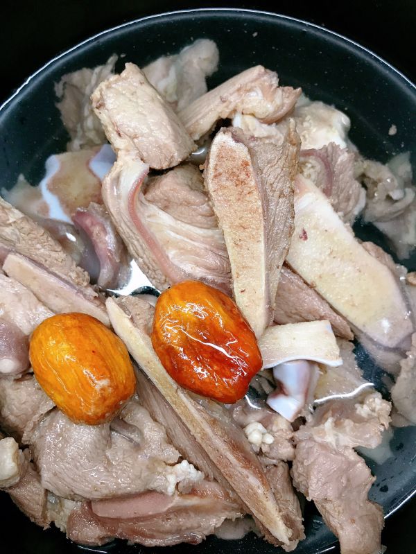 竹蔗马蹄猪骨汤