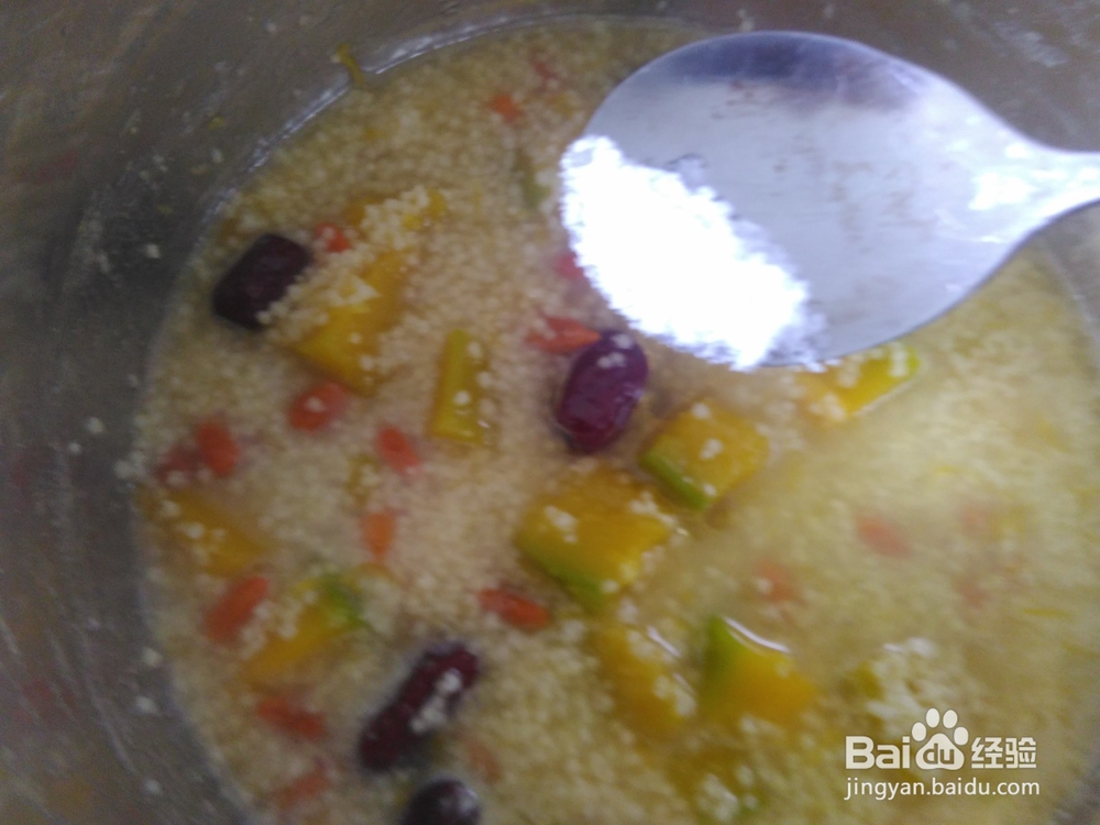 清淡健康美食，南瓜小米粥的做法