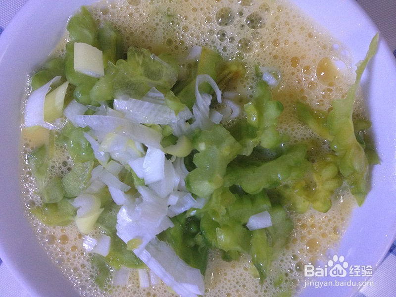 苦瓜煎蛋的做法