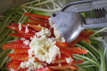 凉拌西葫芦丝怎么做