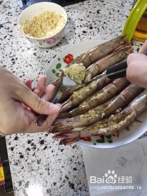 怎么自制蒜蓉烤对虾