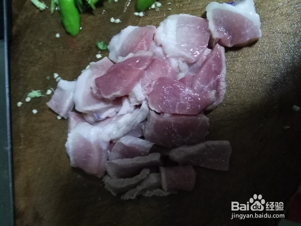 怎么做一道美味的胡萝卜炒肉？