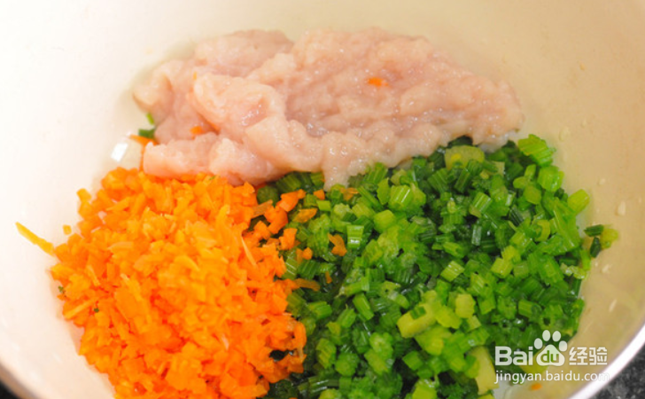 鸡肉芹菜饺子馅的做法