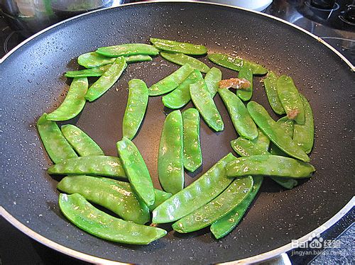 荷豆洋葱炒鱼柳