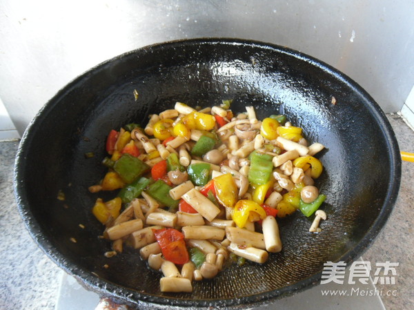 彩椒海鲜菇的做法