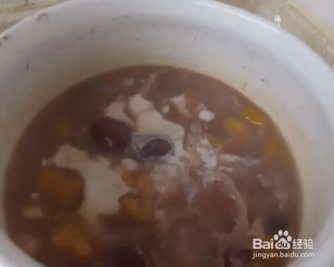 简单无压力做奶芋圆红枣银耳莲子羹早餐