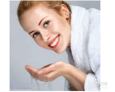 精妆联华美妆：怎么使肌肤变成牛奶肌？