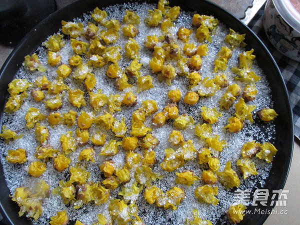 鲜花红曲鸡蛋饼干