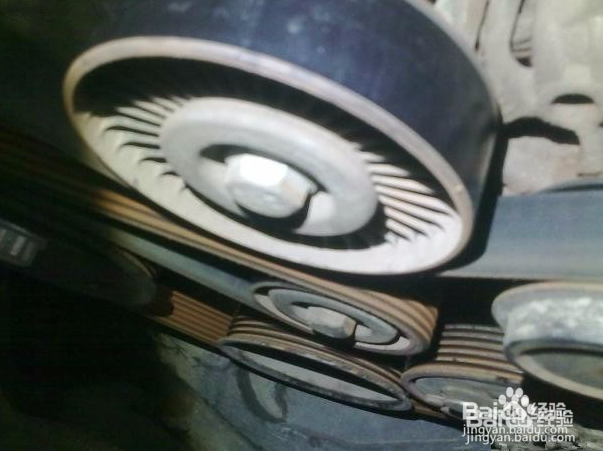 君越如何换皮带