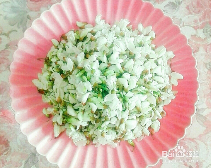 香气浓郁的蒸槐花