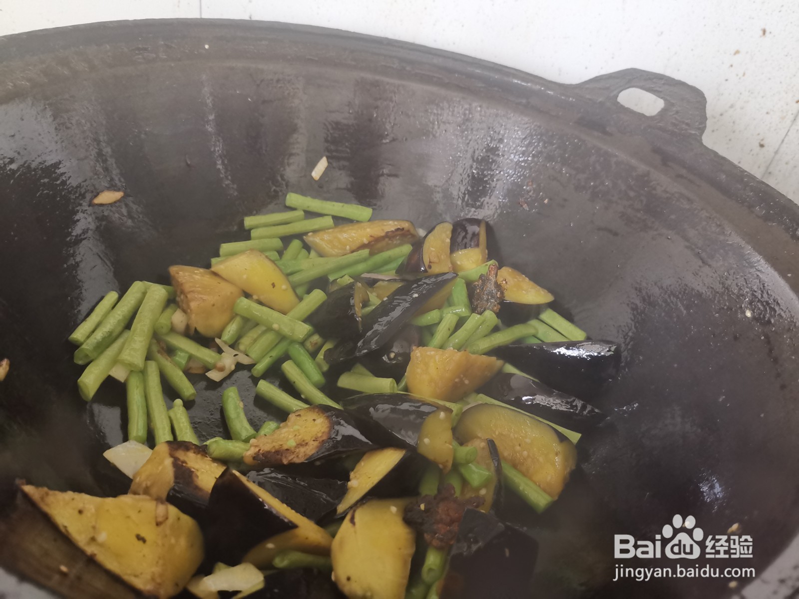 豇豆茄子炖鲫鱼