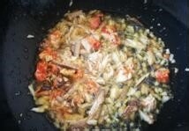 怎么做一道美味的蟹粉豆腐汤捞面