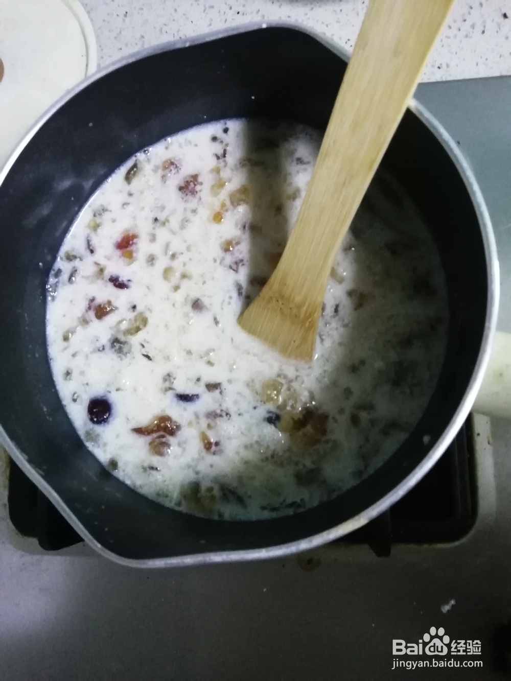 好吃不腻的面膜牛奶桃胶糖水