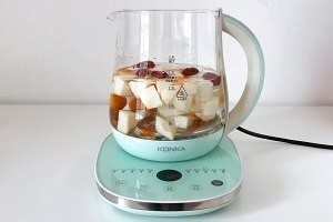 冰糖雪梨金桔饮的做法