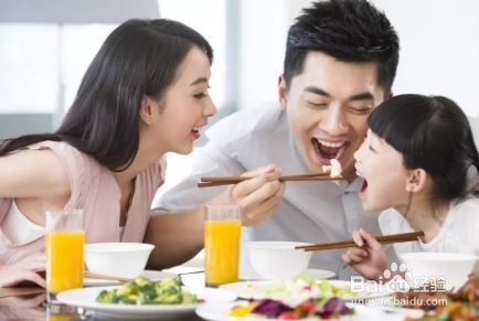 小孩子吃什么吐什么,该怎么办