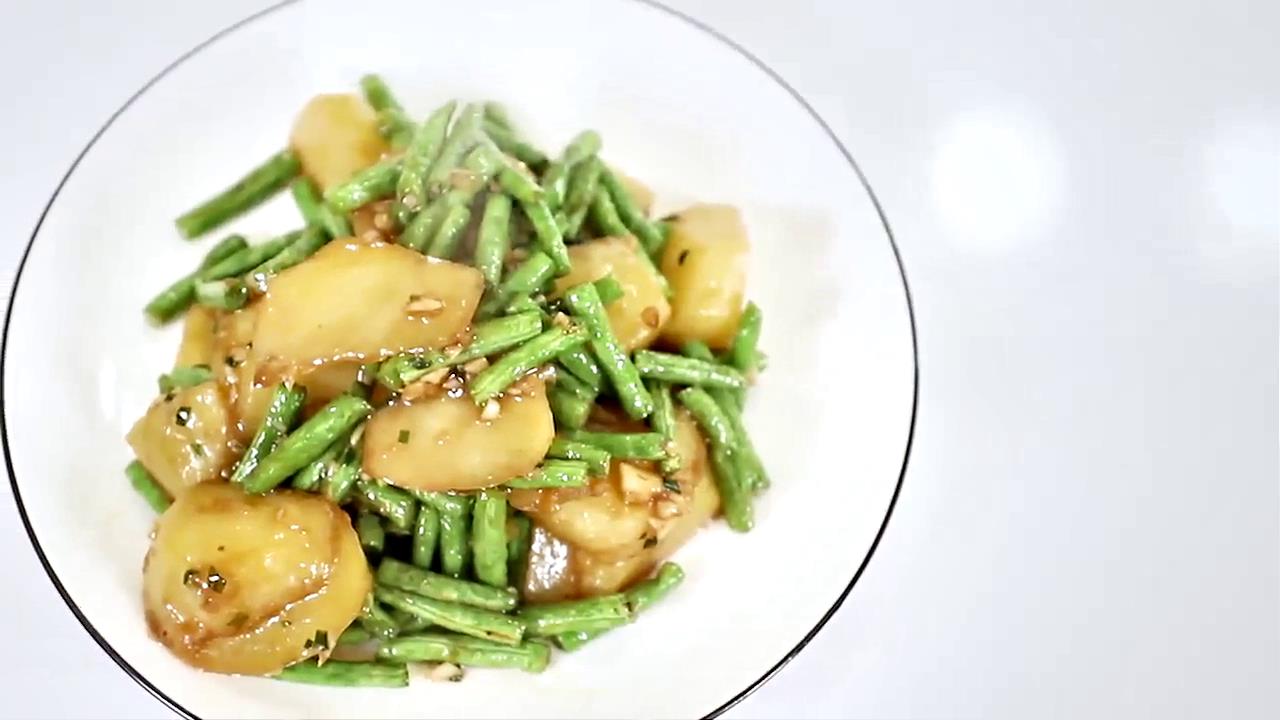 土豆炖豆角怎么做